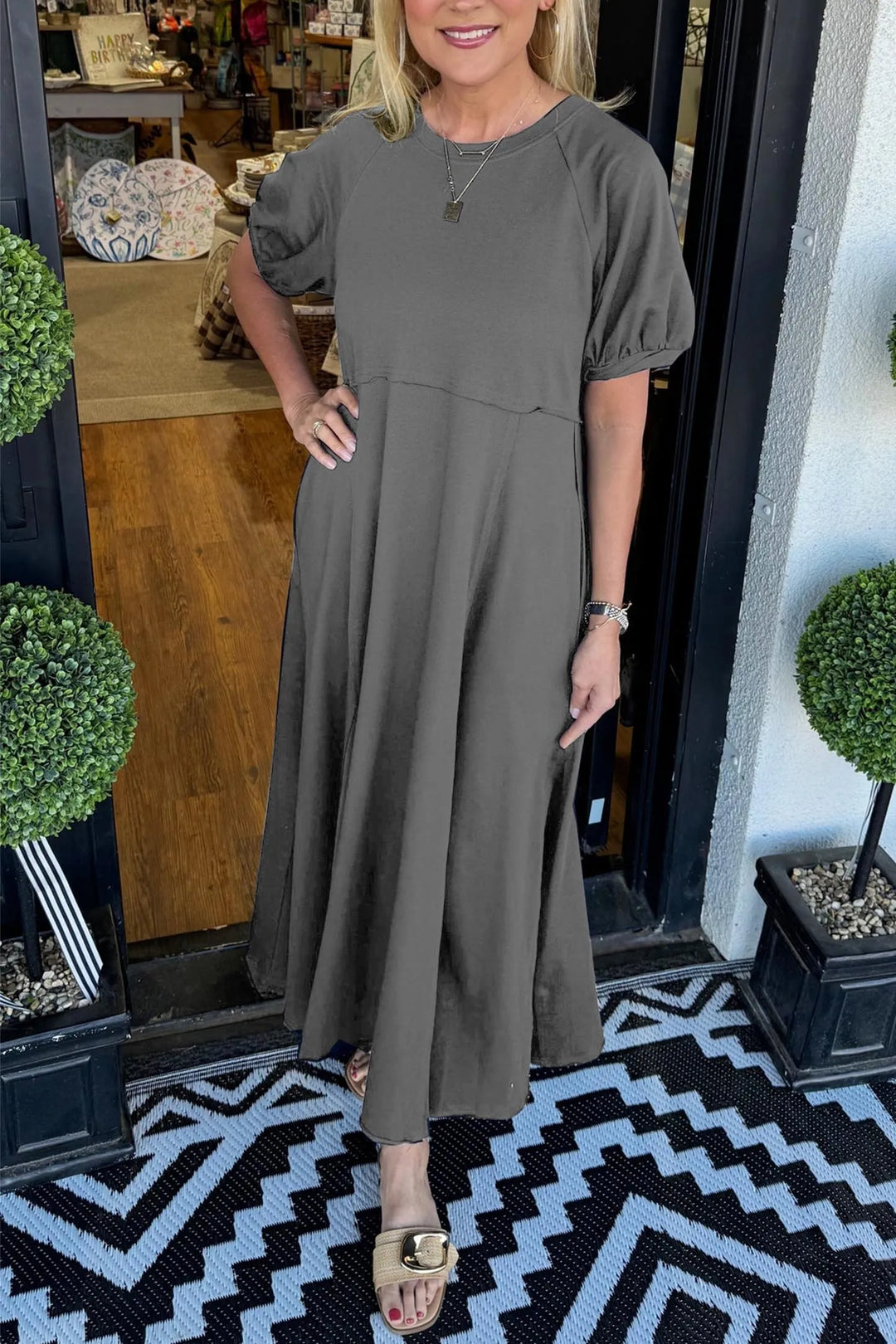 Lesly | Chic Puff Sleeve Round Neck Maxi Dress