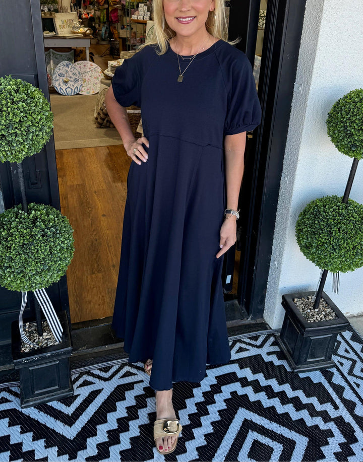 Lesly | Chic Puff Sleeve Round Neck Maxi Dress