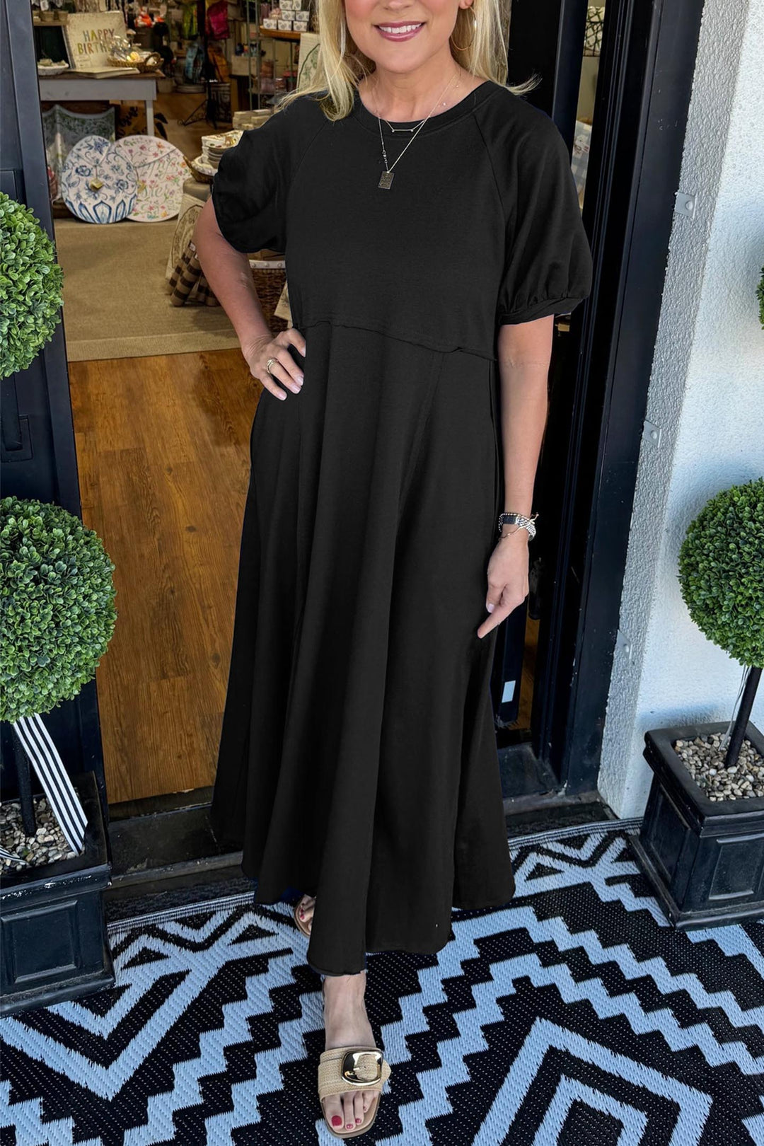 Lesly | Chic Puff Sleeve Round Neck Maxi Dress